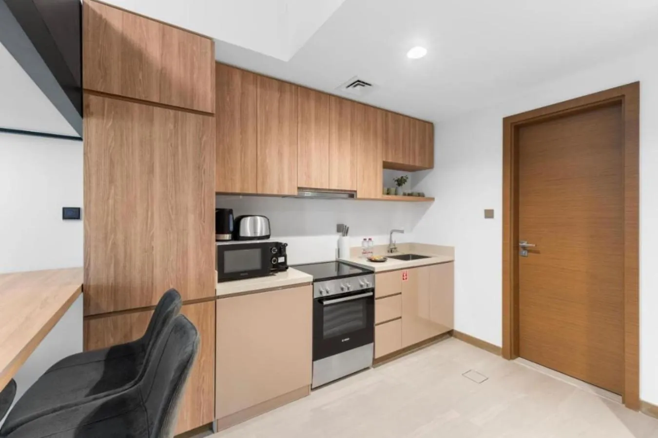 Loft-Style Studio - Canal View - Fully Furnished - Near Dubai Mall - Burj Khalifa