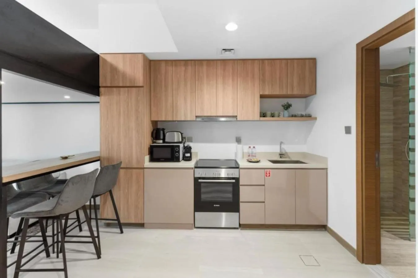 Loft-Style Studio - Canal View - Fully Furnished - Near Dubai Mall - Burj Khalifa Apartment