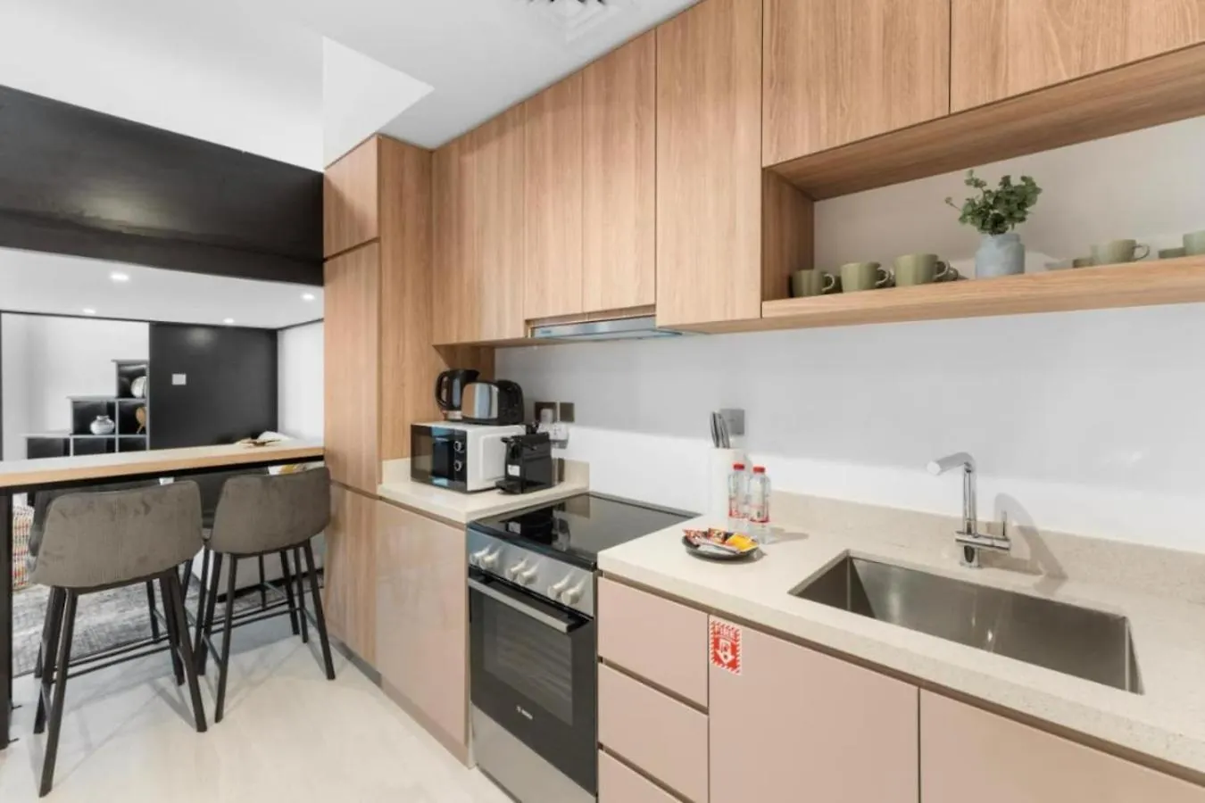 Loft-Style Studio - Canal View - Fully Furnished - Near Dubai Mall - Burj Khalifa Apartment