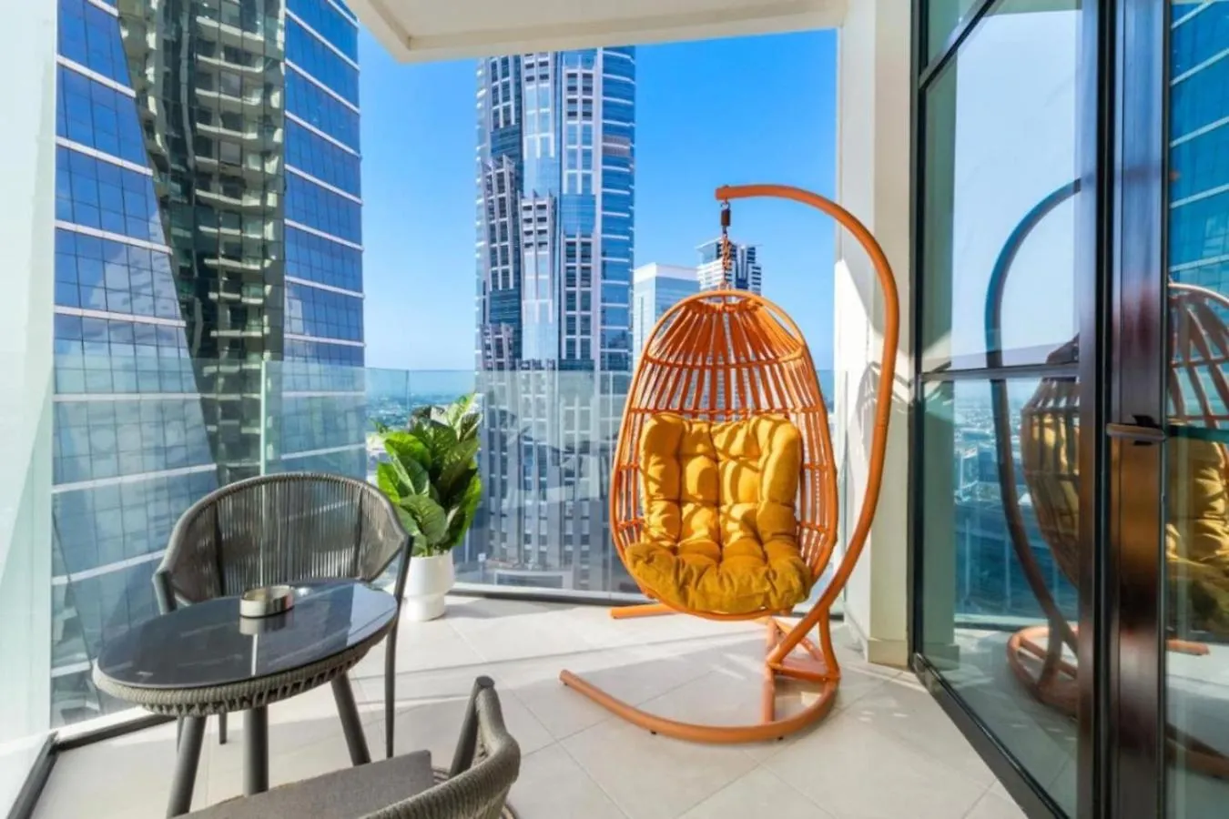 Loft-Style Studio - Canal View - Fully Furnished - Near Dubai Mall - Burj Khalifa