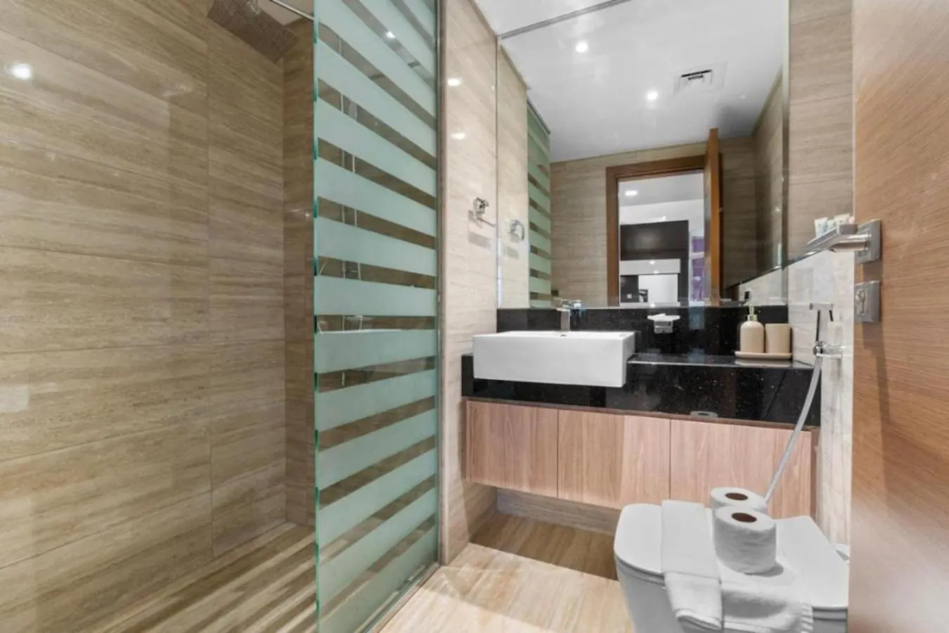 Loft-Style Studio - Canal View - Fully Furnished - Near Dubai Mall - Burj Khalifa