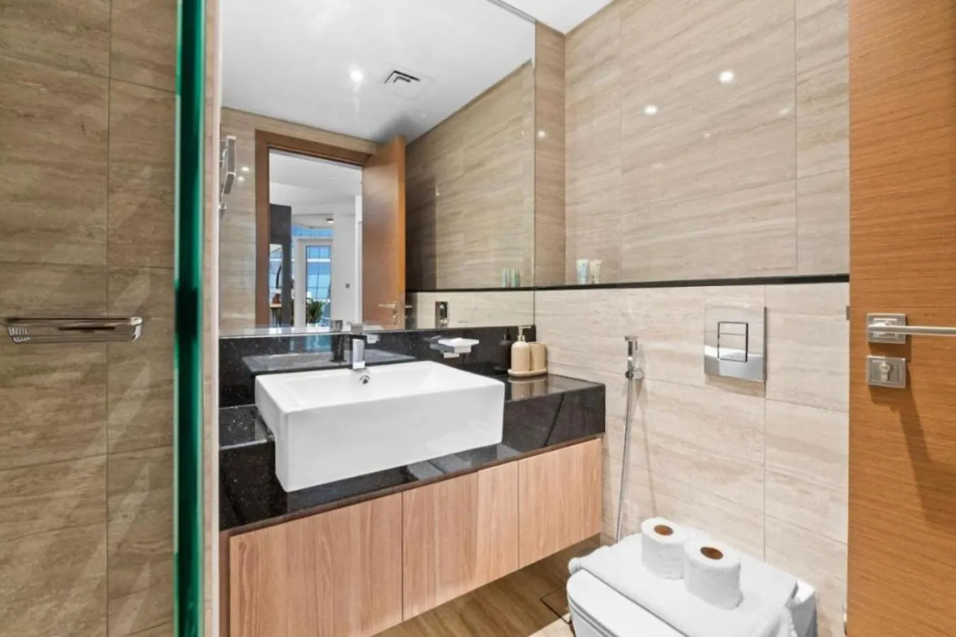 Loft-Style Studio - Canal View - Fully Furnished - Near Dubai Mall - Burj Khalifa 0*,  United Arab Emirates